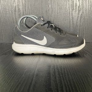 Nike REVOLUTION 3 Women’s size 7